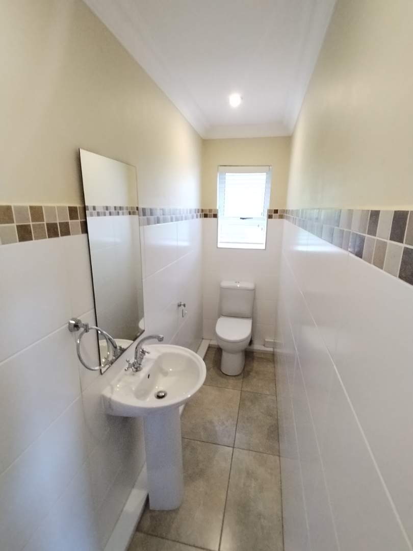 3 Bedroom Property for Sale in Heuwelkruin Western Cape
